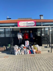 DİNAR ŞEHİT MUHAMMET BAYRAM ANAOKULU ÖĞRENCİLERİNDEN KIZILAYA YARDIM