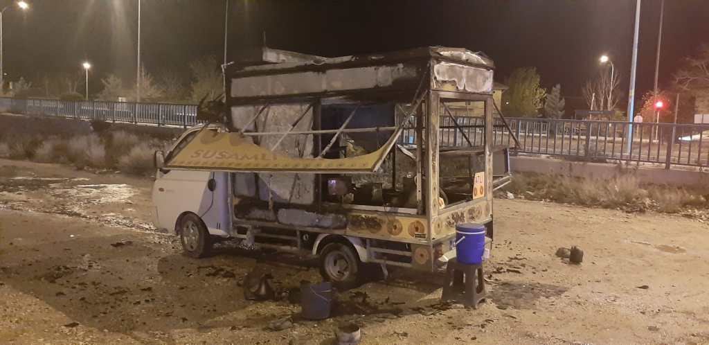 Tatlıcı arabası kül oldu 1 IMG 20211127 WA0005