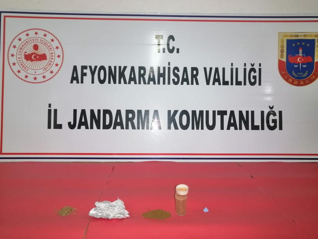 Yolcu otobüsünde seyahat eden yolcudan uyuşturucu çıktı 1 Jandarma Bulten 1 foto