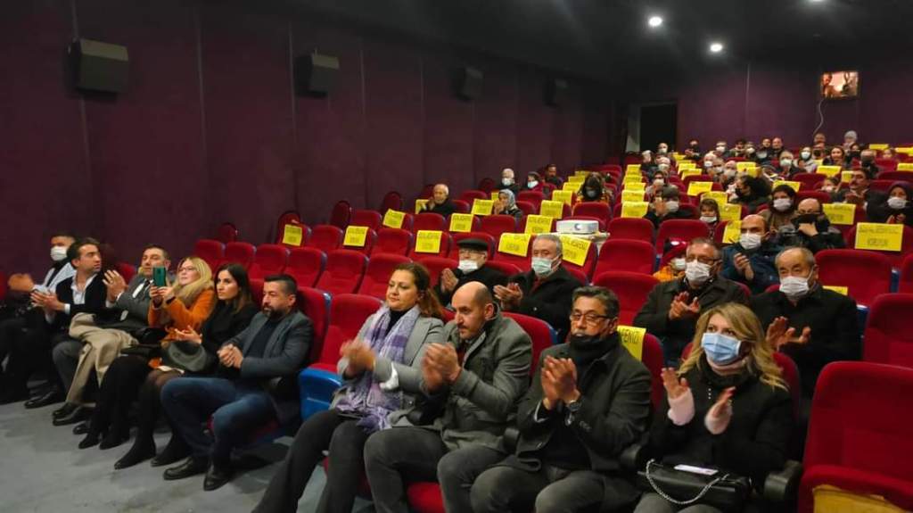 Dinar’da Vaz Geçmek Yok adlı belgesel sergilendi 2 CHP 1