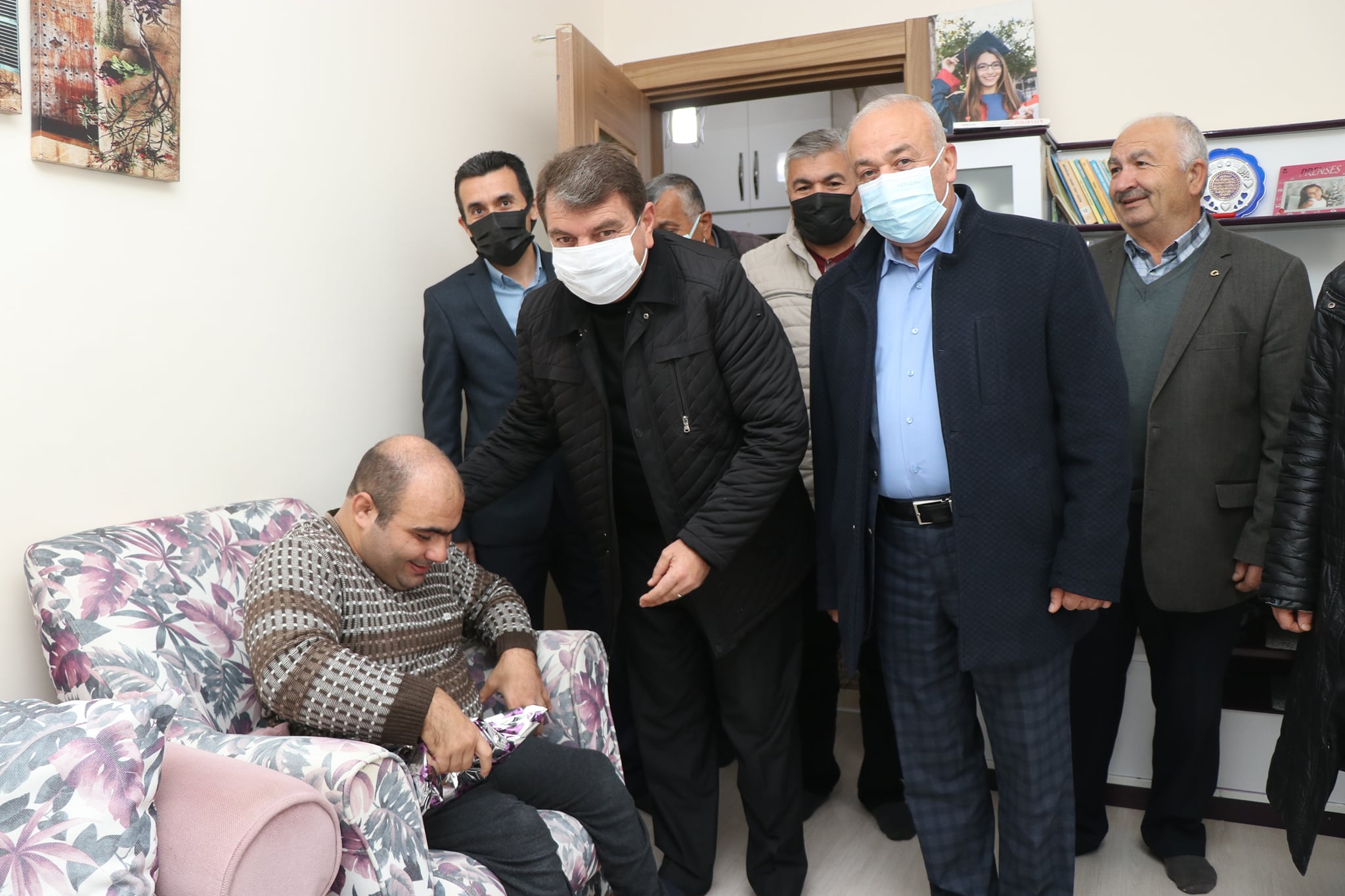 BAŞKAN SARI, “SEVGİ HER ENGELİ AŞAR” 2 Engelli 2 3