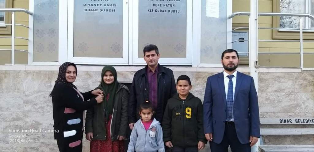 BAŞARILI ÖĞRENCİLERE ÇEYREK ALTIN