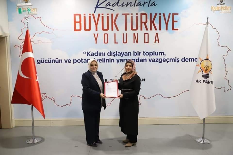AK PARTİ DİNAR İLÇE KADIN KOLLARI BAŞKANI AKGÜN OLDU