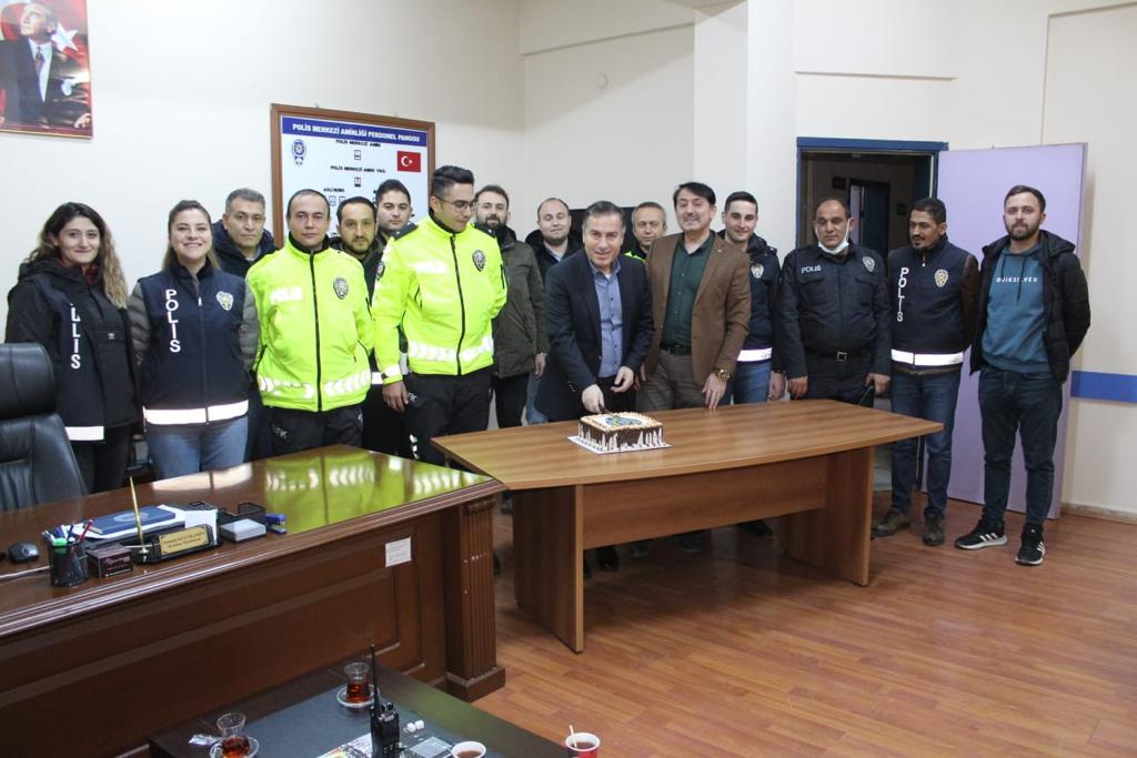 KAYMAKAMIMIZ YENİ YILA İLÇE EMNİYET MÜDÜRLÜĞÜNDE POLİSLERLE GİRDİ 2 IMG 20220101 WA0001