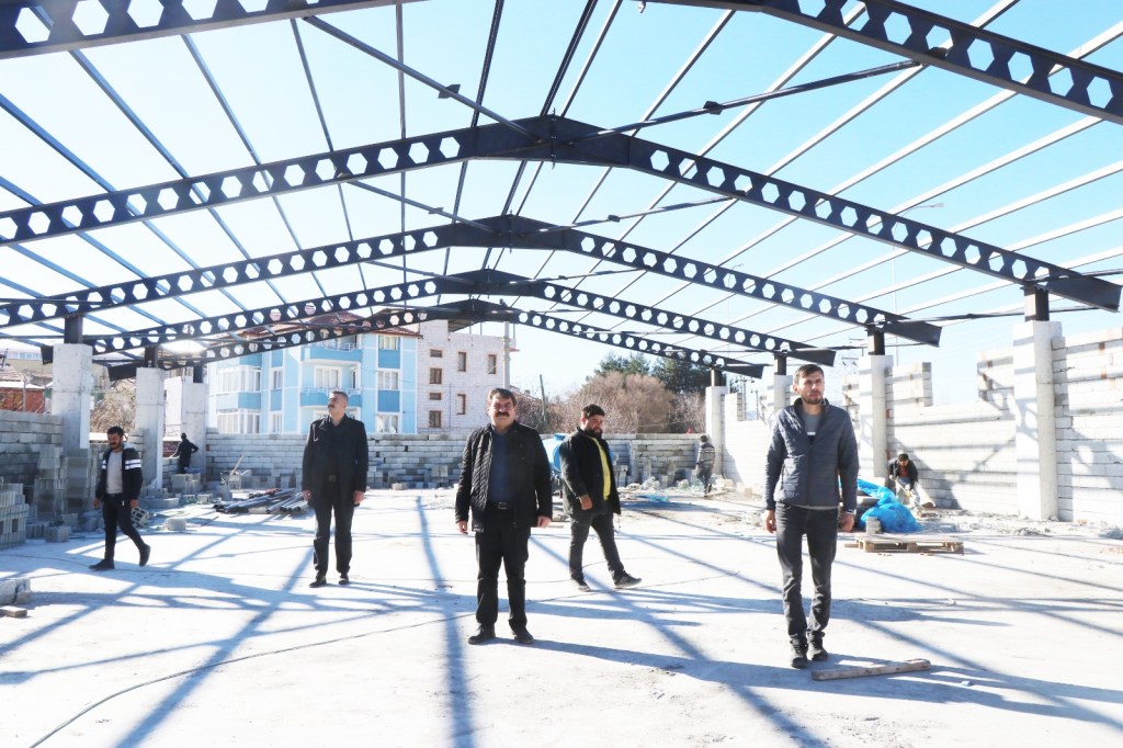 Başkan Sarı, “Menderes Nehrimizde, Pazar yerimizde hak ettiği görünüme kavuşuyor” 3 IMG 20220103 WA0020