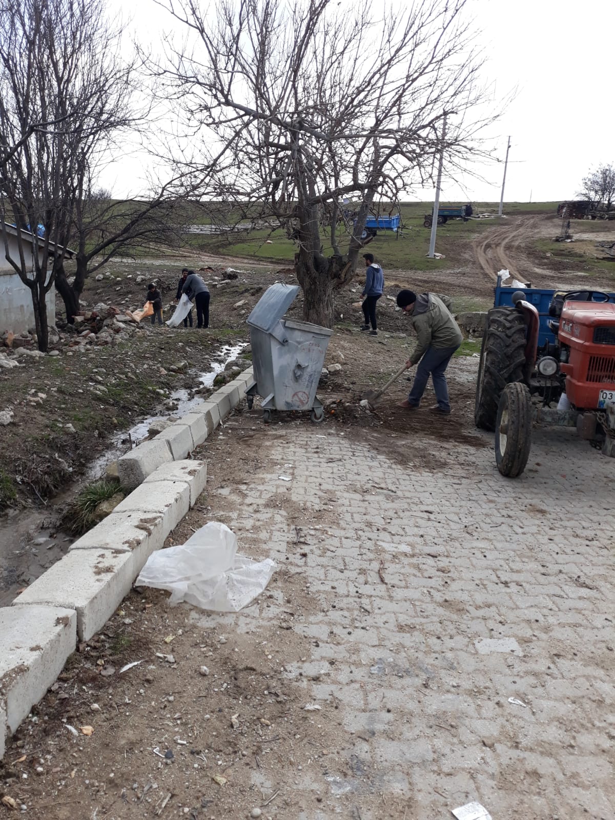 AFŞAR KÖYÜ GENÇLERİ