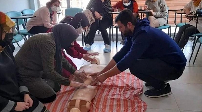 DİNAR KADIN KÜLTÜREVİNDE İLKYARDIM KURSU İLGİ GÖRDÜ