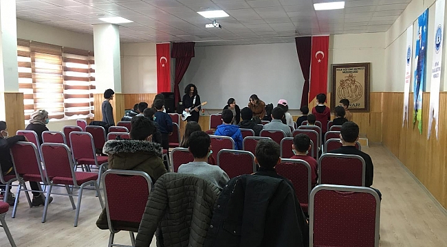 HALK EĞİTİMİ MERKEZİNDE ÖĞRENCİLERE  MASAL DİNLETİSİ