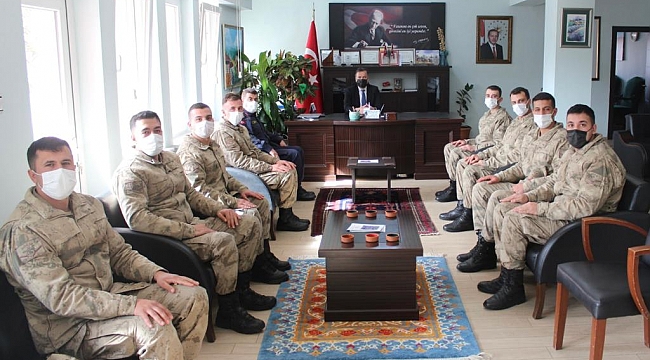 JANDARMA ASTSUBAY ADAYLARINDAN KAYMAKAM KAPANKAYA’YA ZİYARET 