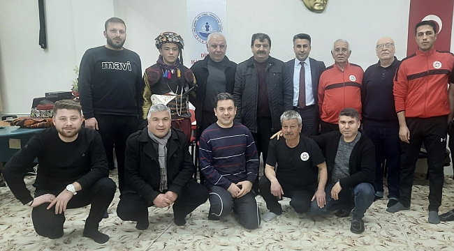 baskan sari dan kir efelere kiyafet destegi