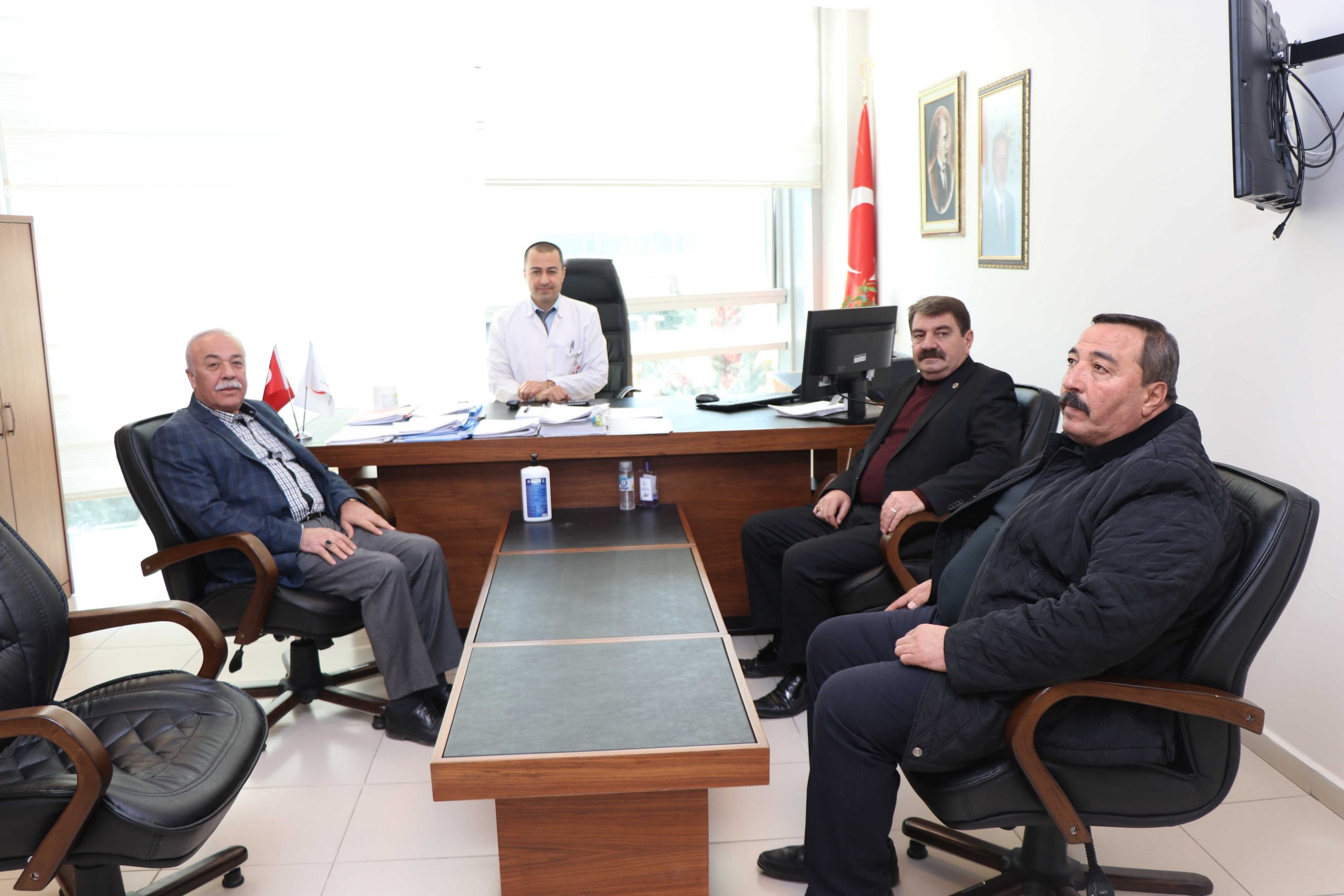 BAŞKAN SARI, SAĞLIK ÇALIŞANLARININ BAYRAMINI KUTLADI