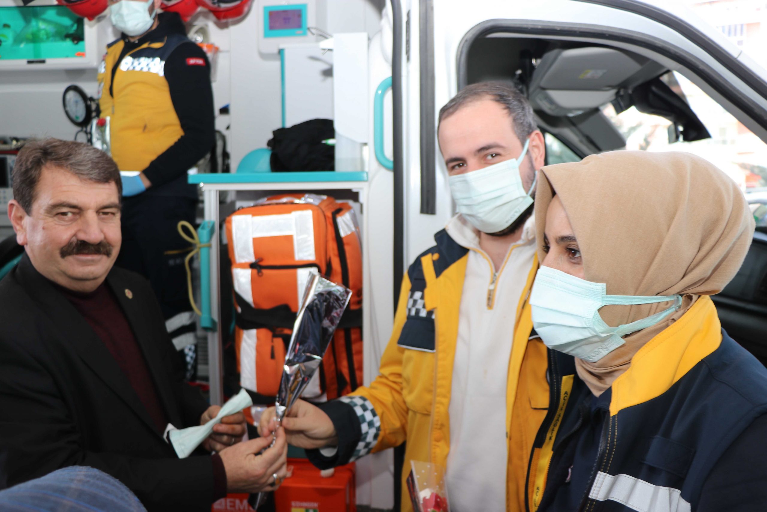 BAŞKAN SARI, SAĞLIK ÇALIŞANLARININ BAYRAMINI KUTLADI 6 foto 9001 scaled