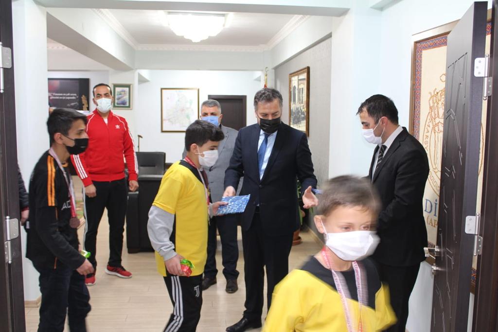 FUTBOL’DA, AFYON ŞAMPİYONU ÖĞRENCİLER