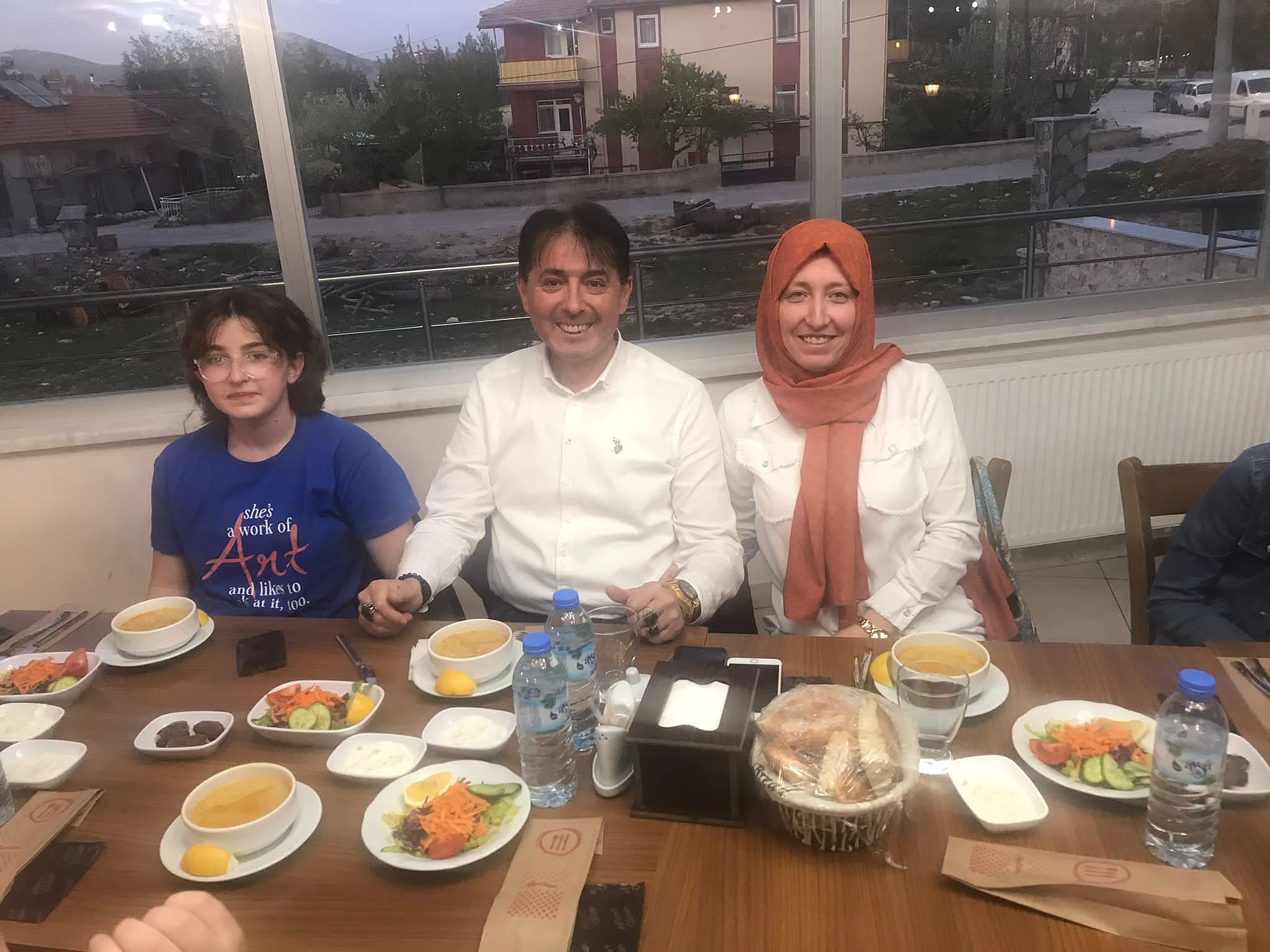 DİNAR İLÇE EMNİYET MÜDÜRÜ PULAT, ÖĞRENCİLERLE İFTAR YEMEĞİNDE BULUŞTU 