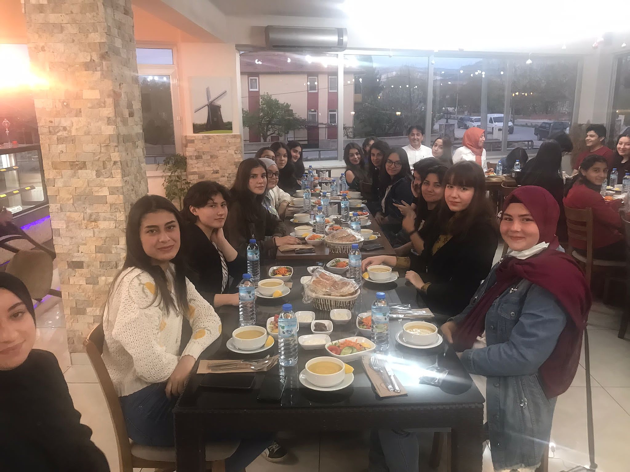 DİNAR İLÇE EMNİYET MÜDÜRÜ PULAT, ÖĞRENCİLERLE İFTAR YEMEĞİNDE BULUŞTU 3 2022 04 25 21 37 39