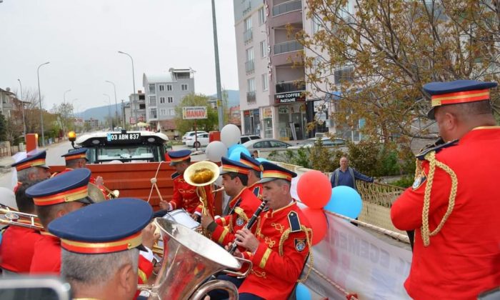 BELEDİYE BANDOSUNDAN ÇOCUKLARA ÖZEL KONSER