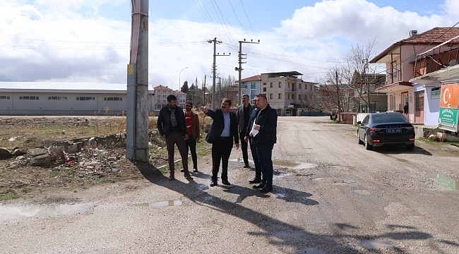 BAŞKAN SARI ÇALIŞMALARI YERİNDE İNCELEDİ 3 bsk