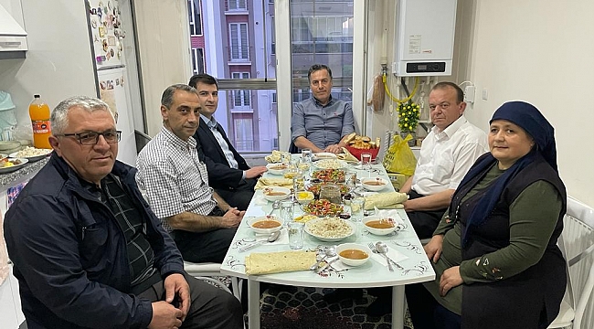 KAYMAKAM KAPANKAYA HASAN CEYLAN ve AİLESİYLE İFTARDA BULUŞTU