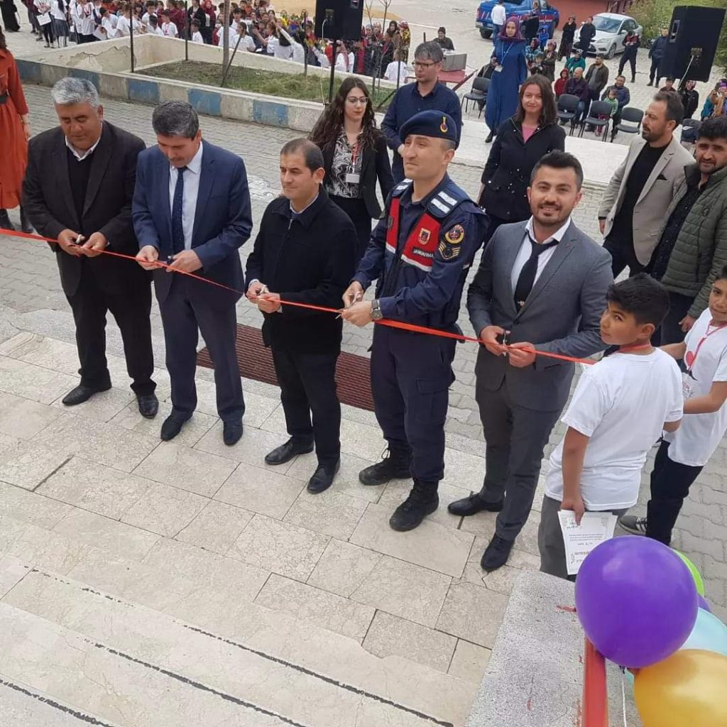 ÇİÇEKTEPE ORTAOKULUNDA 4006 TÜBİTAK FUARI