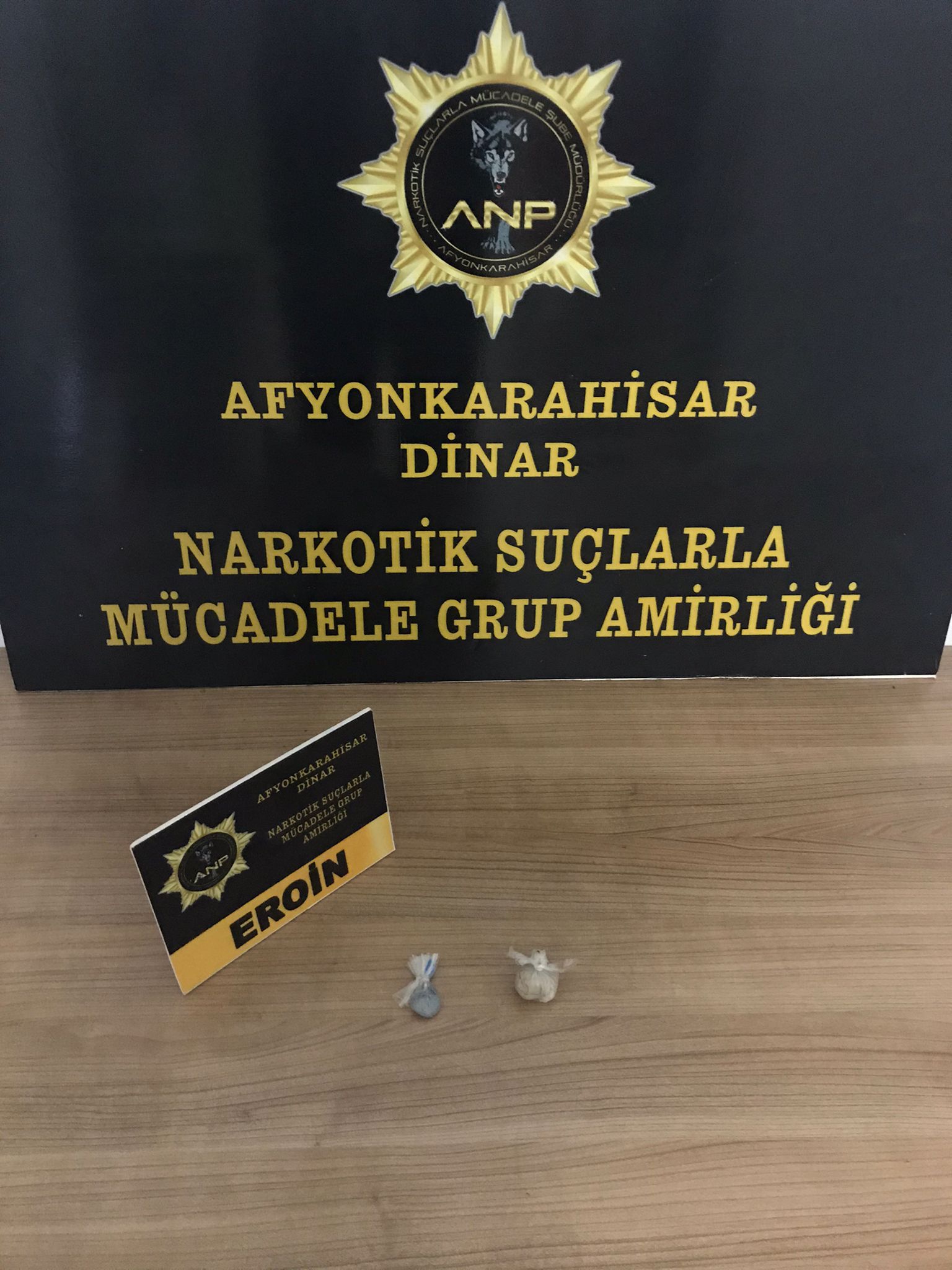 DİNAR’DA BİR ARAÇTAN EROİN ÇIKTI