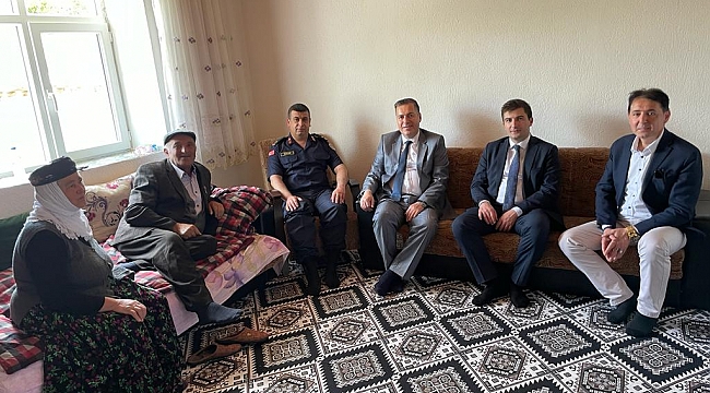 KAYMAKAMIMIZ’DAN ŞEHİT BABASINA GEÇMİŞ OLSUN ZİYARETİ 