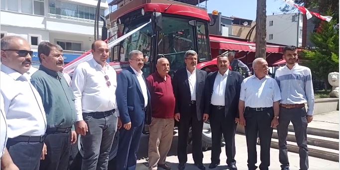 DİNAR’DA TÜMOSAN MARKA TRAKTÖRLER TANITILDI