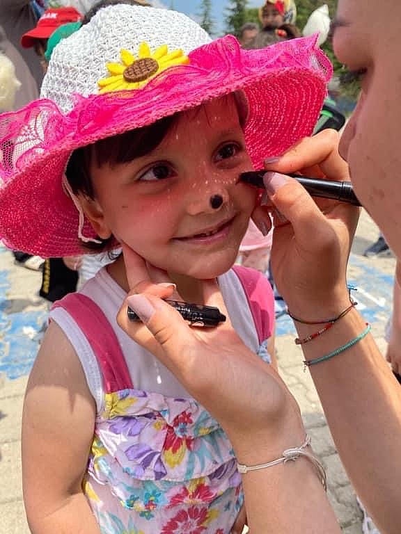 MENDERES OKULUNDA ÇOCUK ŞENLİĞİ YAPILDI 2 2022 06 14 10 34 36