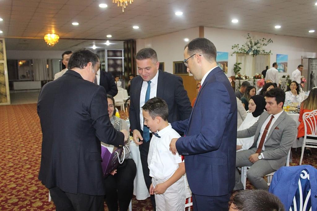 TAYİNİ ÇIKAN DİNAR BAŞSAVCISI ile HAKİM VE SAVCILAR İÇİN VEDA PROGRAMI YAPILDI 10 2022 06 23 22 31 26