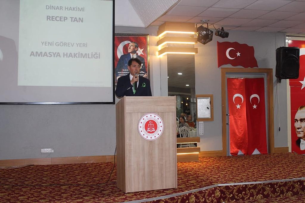TAYİNİ ÇIKAN DİNAR BAŞSAVCISI ile HAKİM VE SAVCILAR İÇİN VEDA PROGRAMI YAPILDI 11 2022 06 23 22 31 32