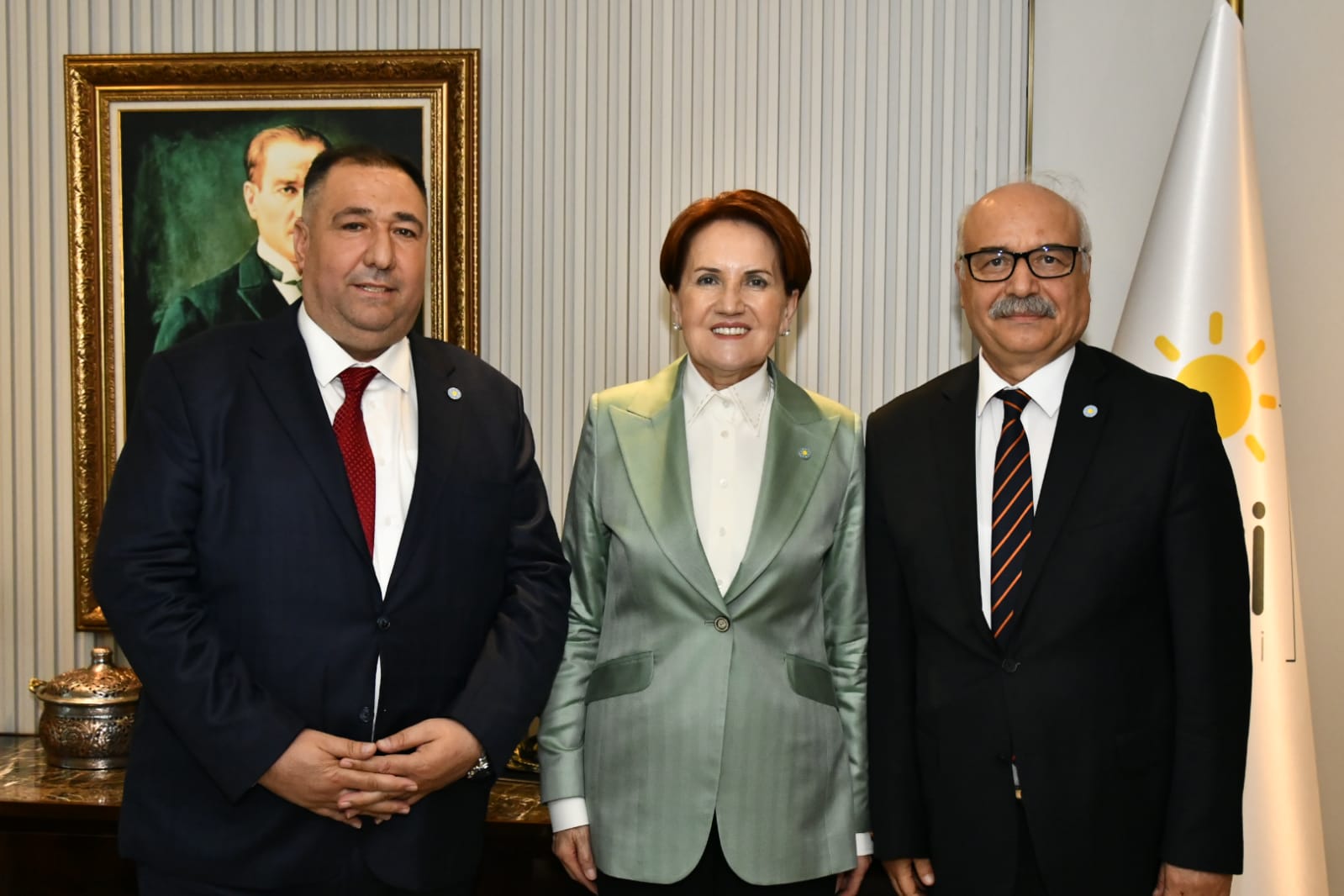 GENEL BAŞKAN AKŞENER İYİ PARTİ ROZETİNİ TAKTI 2 3807b20d 2b54 496d adc9 771227cca743