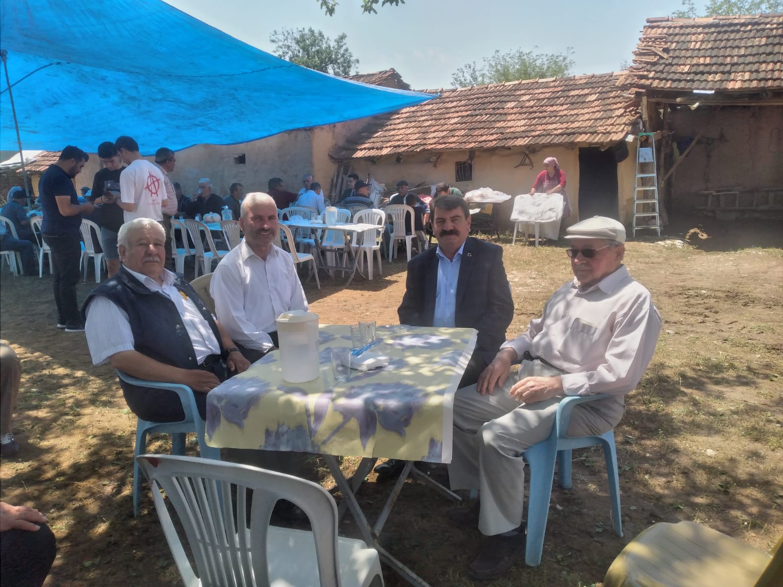 Belediye Başkanımız Nihat Sarı, Şehidimiz Ramazan Ülkü’nün mevlid programına katıldı