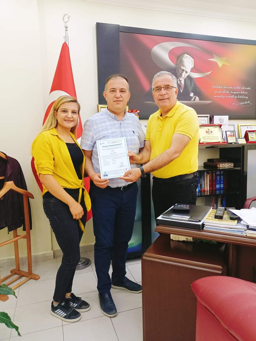 MOTORLU KARA TAŞITLARI ALIM SATIM SORUMLUSU SINAVINI KAZANAN ADAYLARA BELGELERİ VERİLDİ