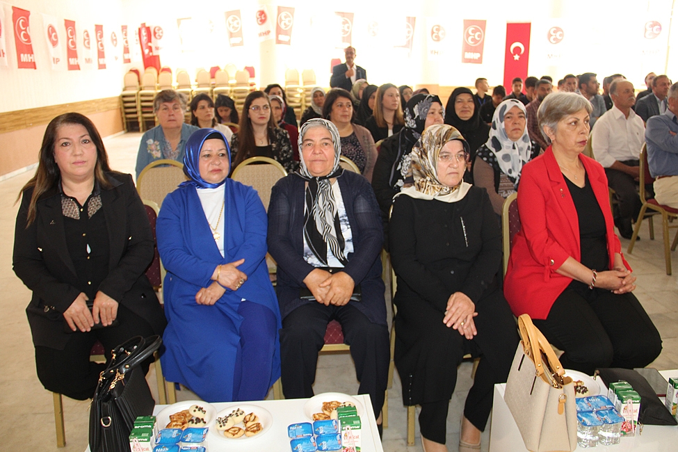 DİNAR’DA MHP’Lİ 2 MİLLETVEKİLİ VE MYK ÜYELERİ HALKLA BULUŞTU 11 MHP 15