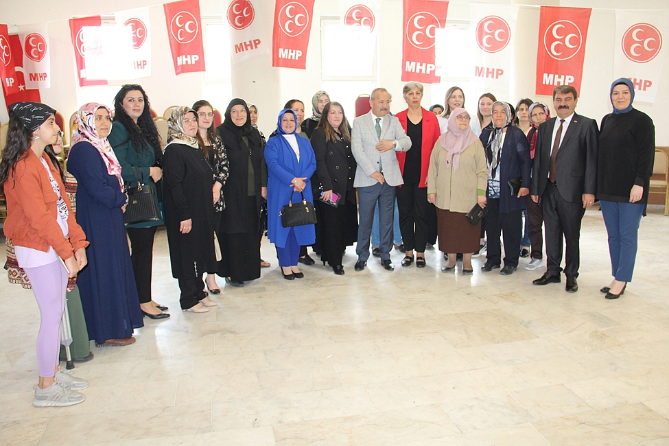 DİNAR’DA MHP’Lİ 2 MİLLETVEKİLİ VE MYK ÜYELERİ HALKLA BULUŞTU 12 MHP 16