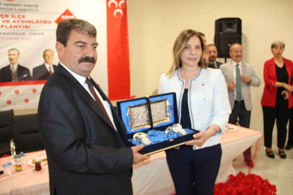 DİNAR’DA MHP’Lİ 2 MİLLETVEKİLİ VE MYK ÜYELERİ HALKLA BULUŞTU 8 MHP 17