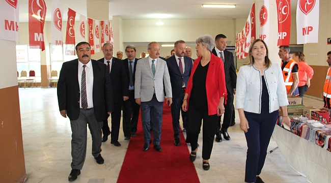 DİNAR’DA MHP’Lİ 2 MİLLETVEKİLİ VE MYK ÜYELERİ HALKLA BULUŞTU 2 MHP 2