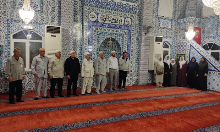 DİNARLI HACI ADAYLARI KUTSAL TOPRAKLARA UĞURLANDI