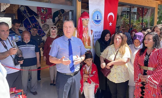 HALK EĞİTİM MERKEZİ YIL SONU SERGİSİ AÇILDI