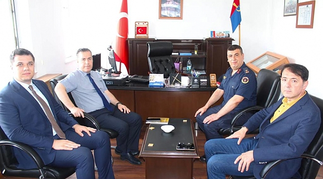 TEŞKİLATIN 183.KURULUŞ YILDÖNÜMÜNDE, KAYMAKAMIMIZ İLÇE JANDARMA KOMUTANLIĞINI ZİYARET ETTİ 1 teskilatin 183 kurulus yildonumunde kaymakamimiz ilce jandarma komutanligini ziyaret etti