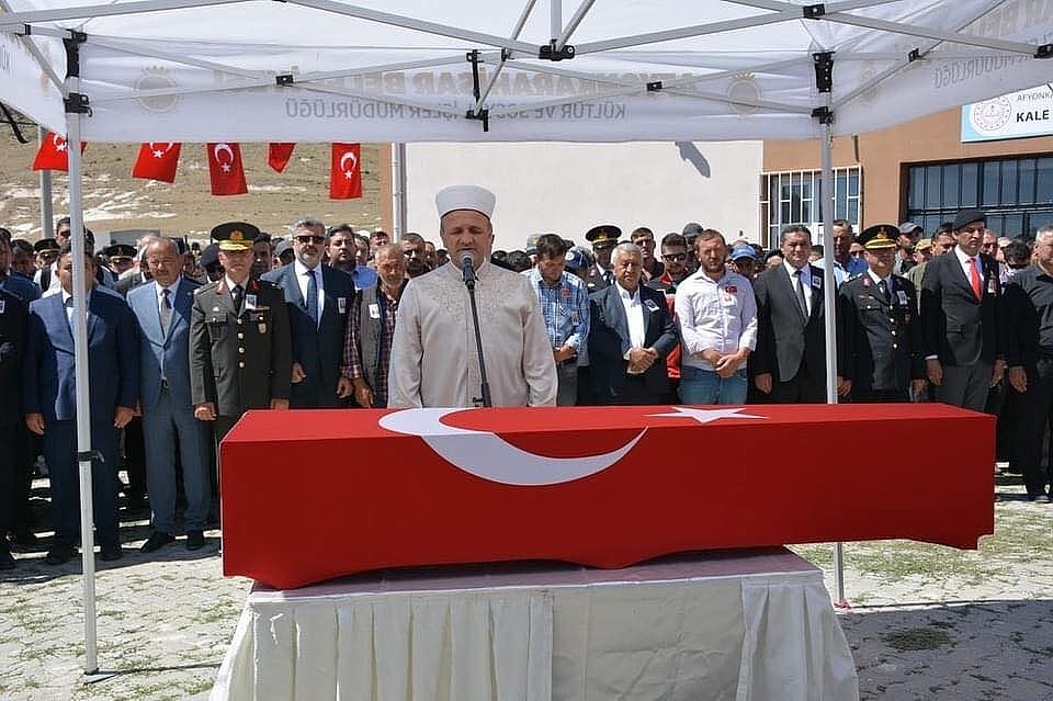 KAHRAMANIMIZ ÖLÜMSÜZLÜĞE UĞURLANDI