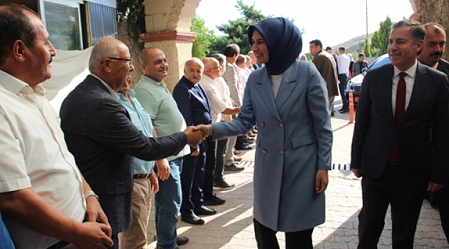 DİNAR’DA RESMİ BAYRAMLAŞMA