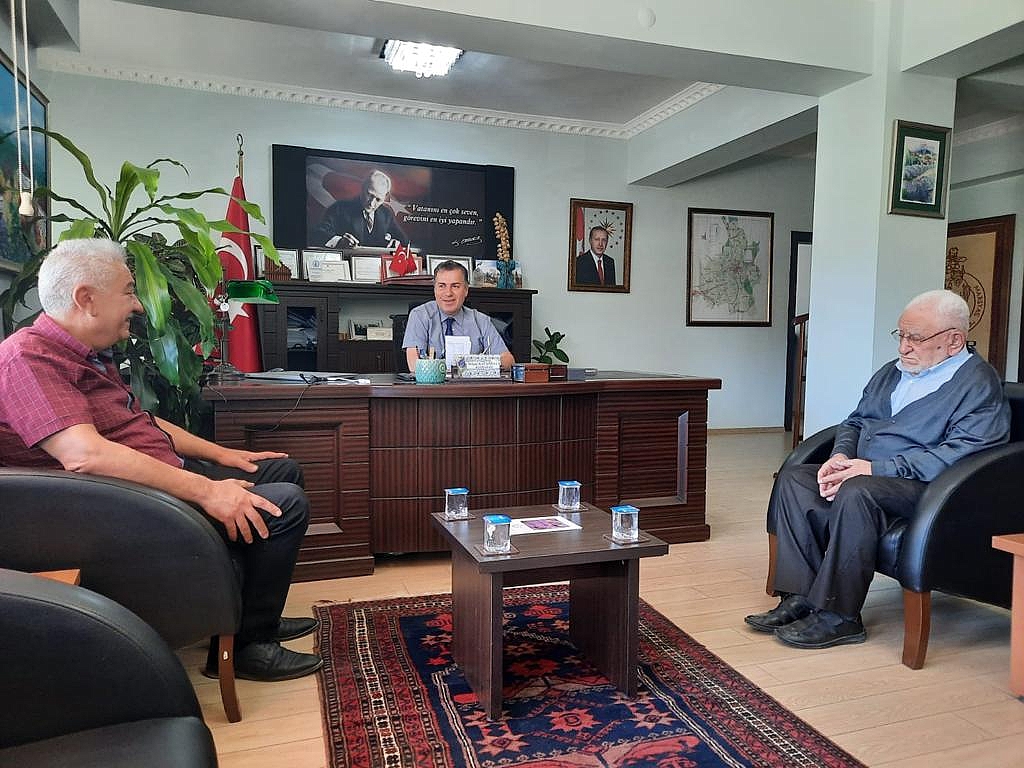 KAYMAKAMIMIZDAN YILLARIN ESNAFI BURHAN ŞAHİN’E TEŞEKKÜR BELGESİ 2 Burhab Sahin 2