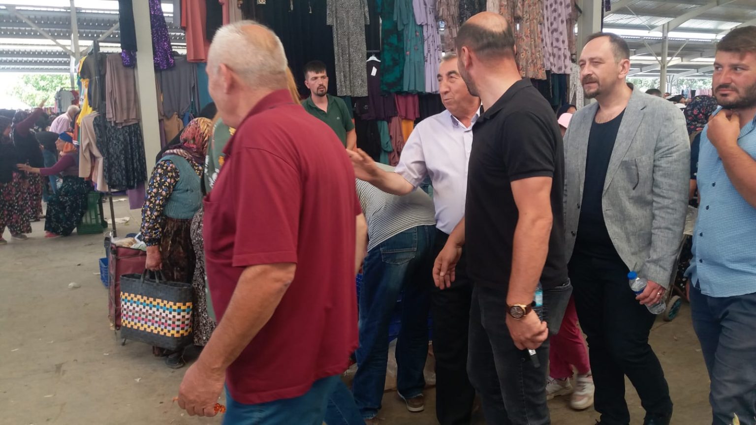 MİLLETVEKİLİ KÖKSAL PAZARCI ESNAFLARININ SORUNLARINI DİNLEDİ 2 CHP 2