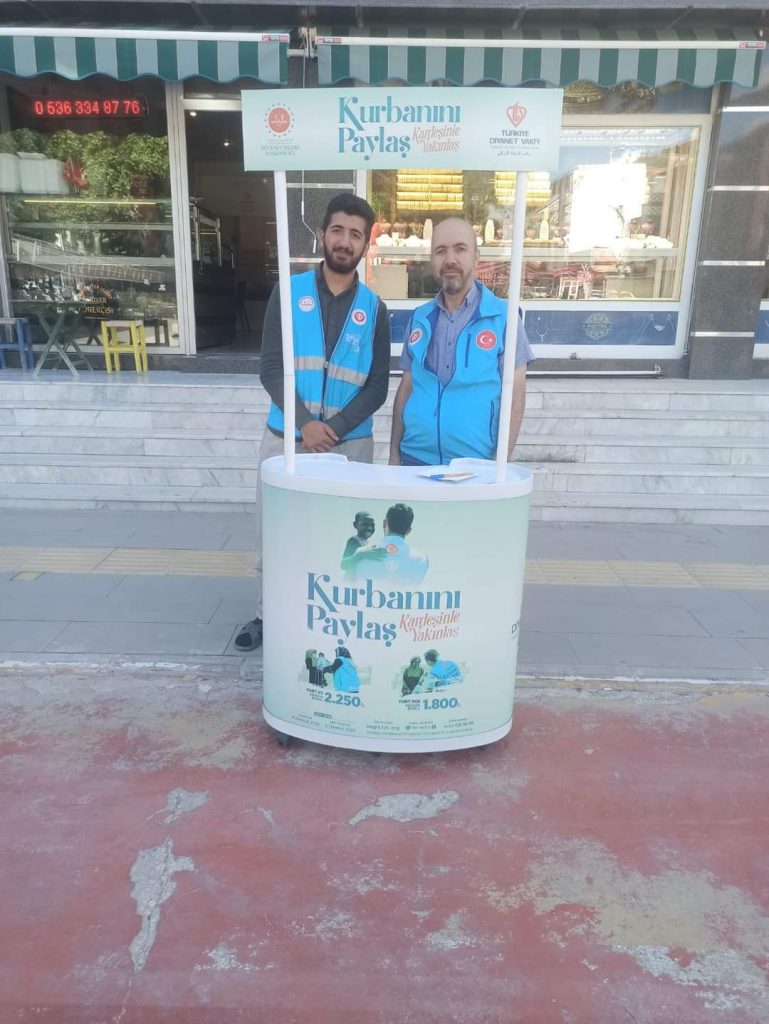 Cumhuriyet Meydanına Kurban Bağışı Standı Kuruldu