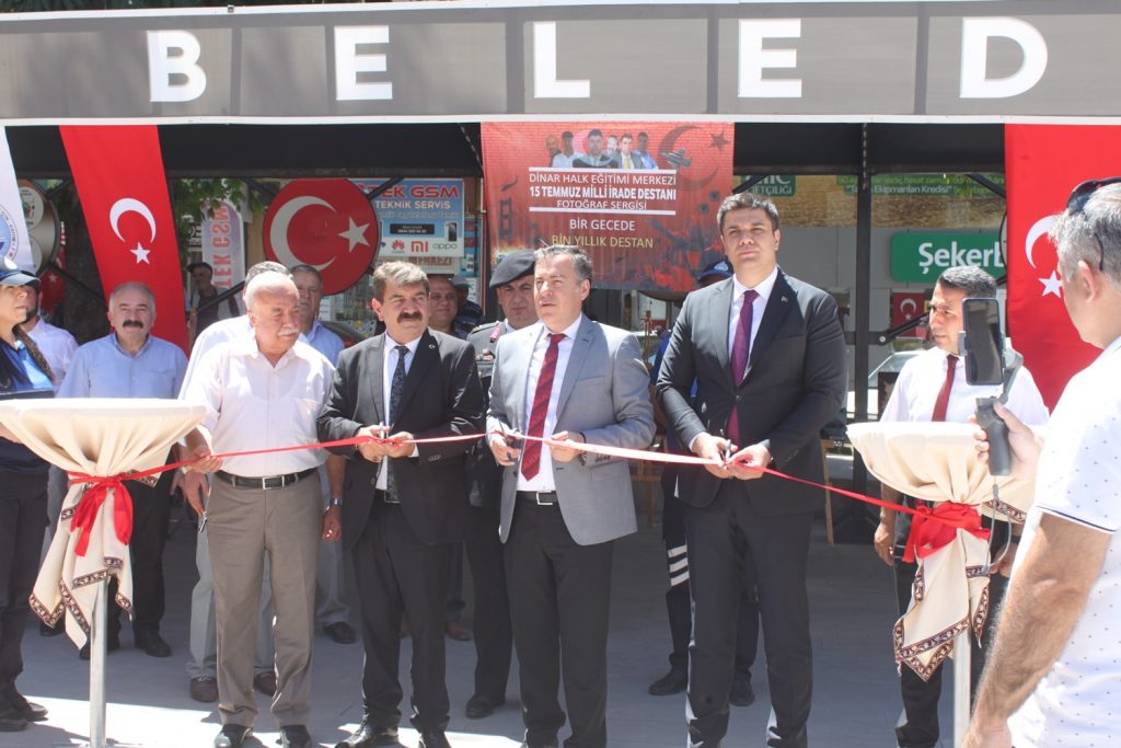 DİNAR’DA 15 TEMMUZ SERGİSİ AÇILDI