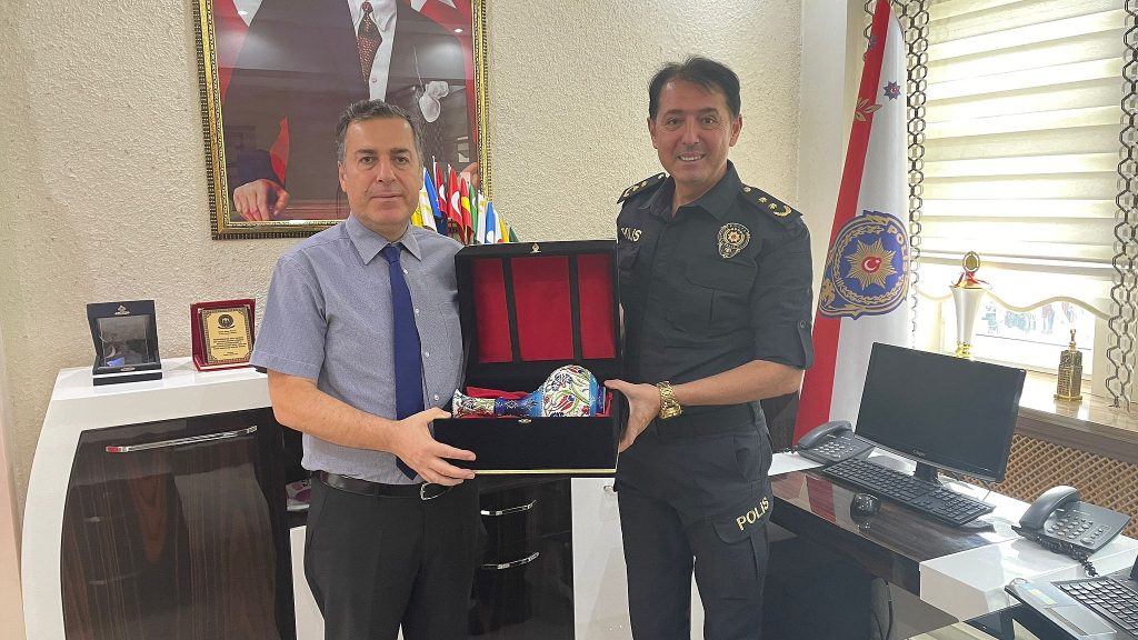 KAYMAKAM KAPANKAYA’DAN EMNİYET MÜDÜRÜ PULAT’A VEDA ZİYARETİ