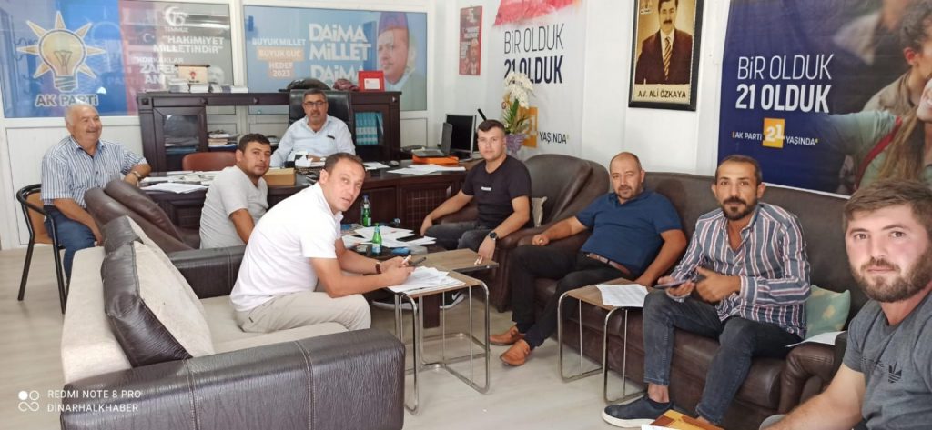 AK PARTİLİ GENÇLER MİTİNGE HAZIRLANIYOR