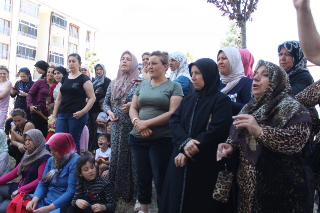 DİNAR'DA 3. ETAP TOKİ AİDATLARINA VATANDAŞLAR TEPKİLİ 4 Toki 4