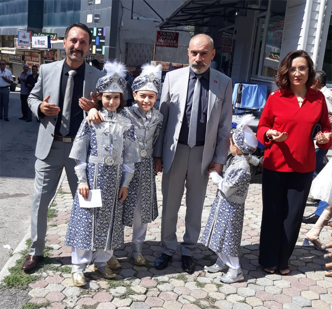 İBRAHİM VE MURAT ARIKAN KARDEŞLERİN MUTLU GÜNÜ 2 arikan 2 kopya