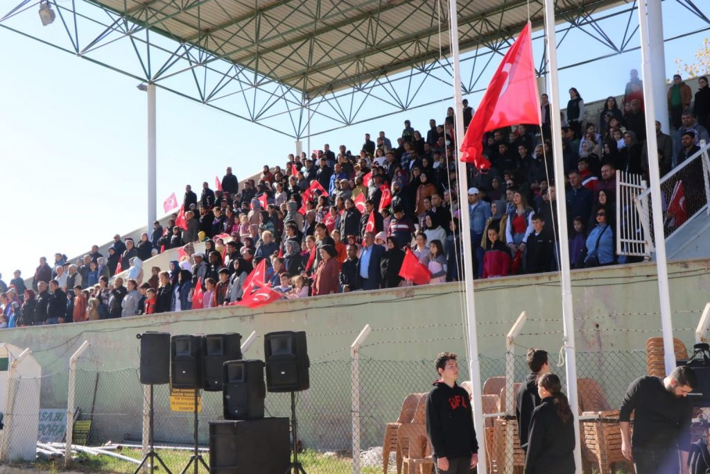 İLÇEMİZDE CUMHURİYET BAYRAMIMIZI COŞKU VE HEYECANLA KUTLUYORUZ 4 3fffba9b 5e79 41fc acb3 5d98209ce228 1536x1024 1